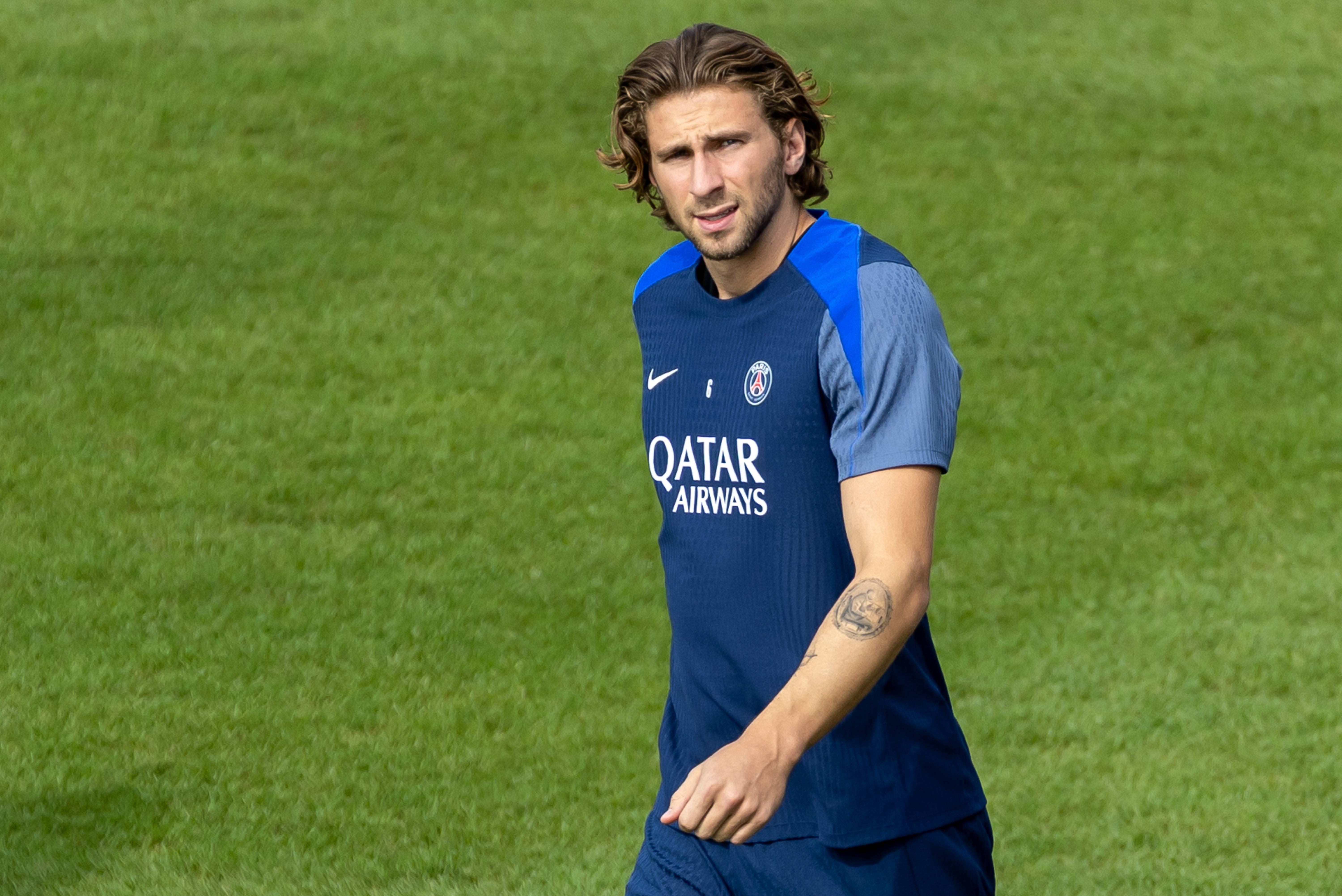 麻将胡了-巴黎圣日耳曼主帅披露德国足坛内幕，引发争议(巴黎圣日耳曼德国球员)