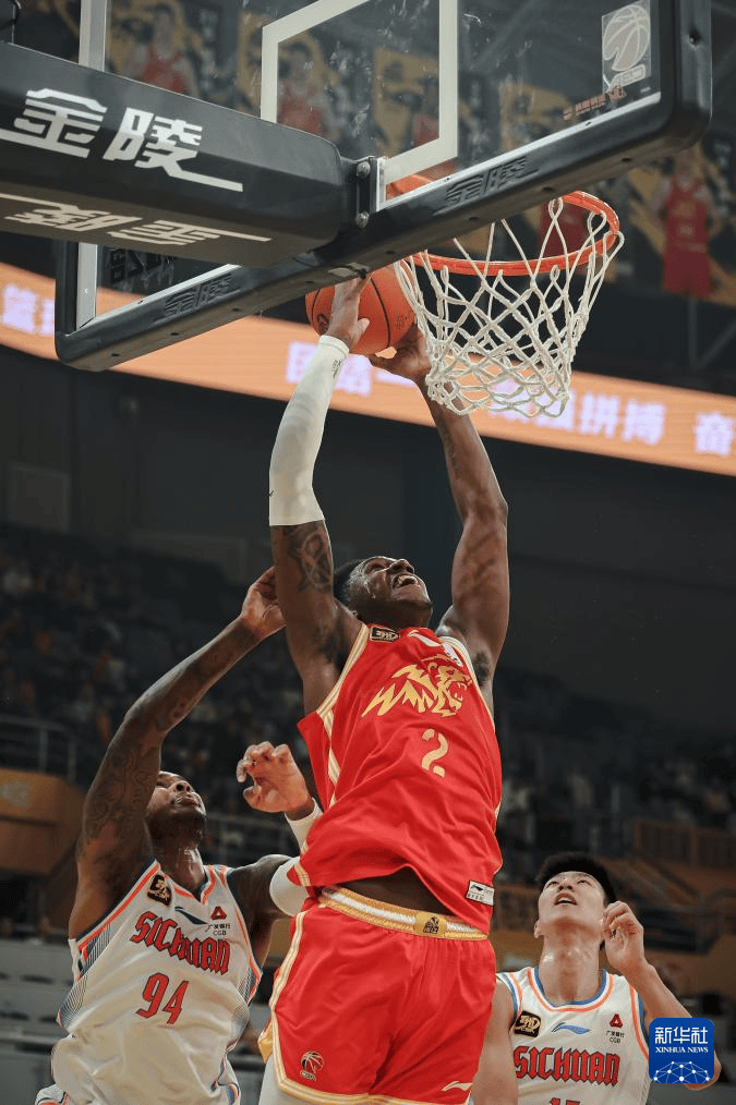广厦男篮大胜四川,重获胜利步步靠近东部前四